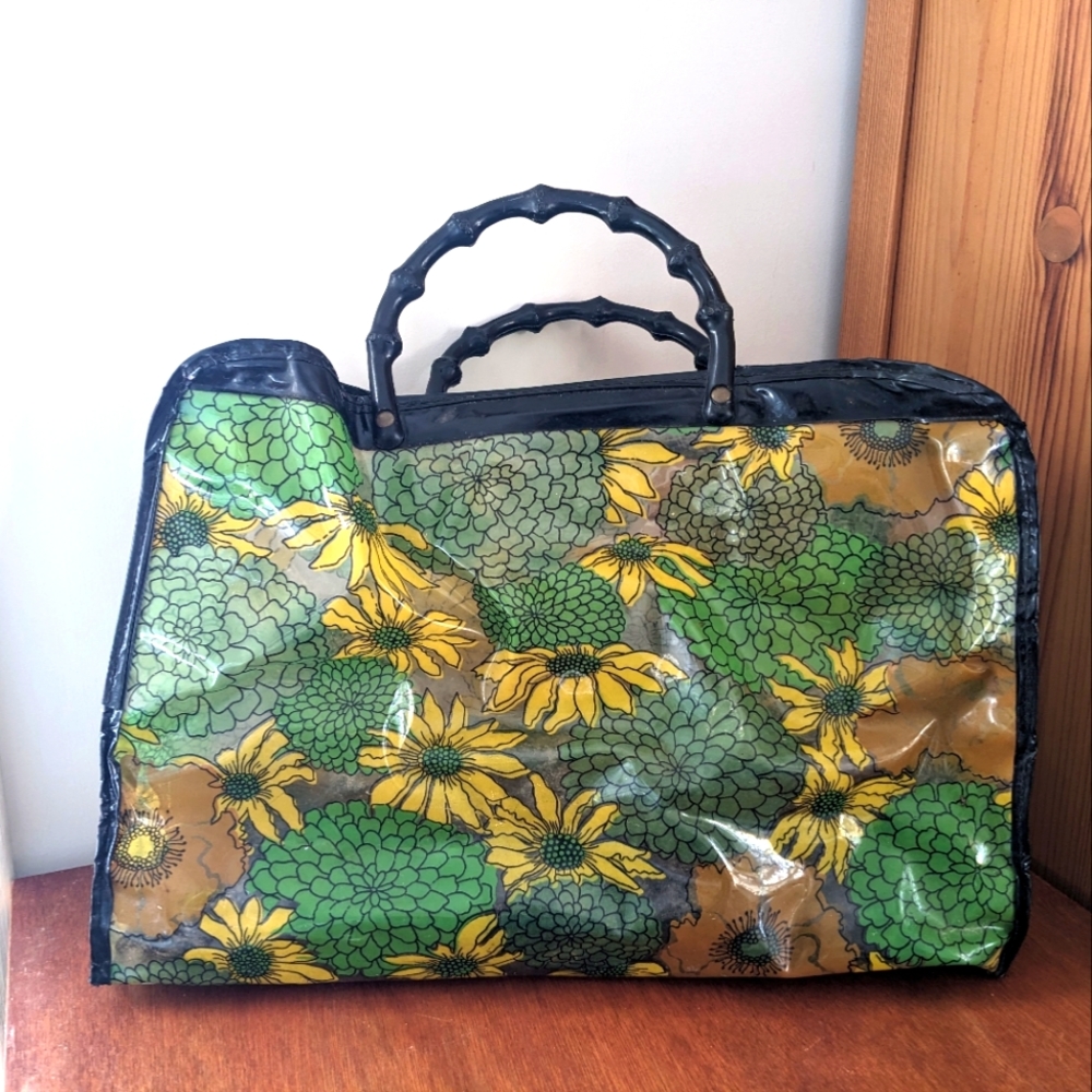 Vintage clear vinyl flower purse w/ plastic bamboo handle